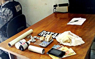 Polícia prende suspeito de tráfico que escondia drogas em lixo