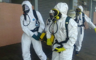 Corpo de bombeiros realiza simulação de atendimento em situação envolvendo produtos químicos 