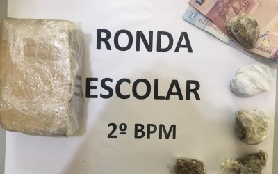 Aluno é apreendido com maconha dentro de Escola Estadual