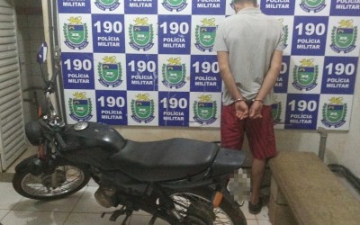 Moto é furtada no Centro e suspeito preso em flagrante pouco tempo depois