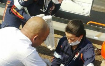 Acidente grave entre moto e camionete deixa motociclista com fratura exposta 