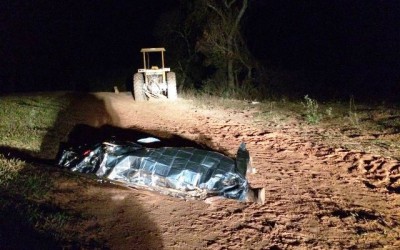 Funcionário de fazenda morre esmagado por trator na frente da família 