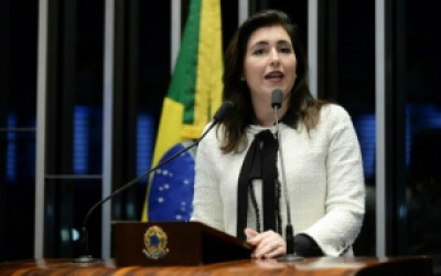 Simone Tebet pergunta o que a presidente faria para alterar atual quadro do País, caso retorne ao cargo