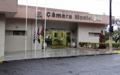 Suplente com um voto é convocada para assumir vaga de vereadora