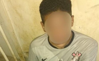 Monitorado por tornozeleira eletrônica, jovem furta mercado e é preso em flagrante