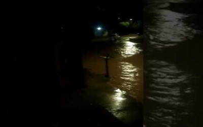 Após alagamento, morador pede ajuda ao prefeito Angelo Guerreiro