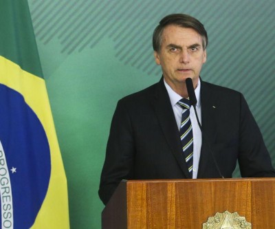 Bolsonaro recebe Velez após demissões no MEC