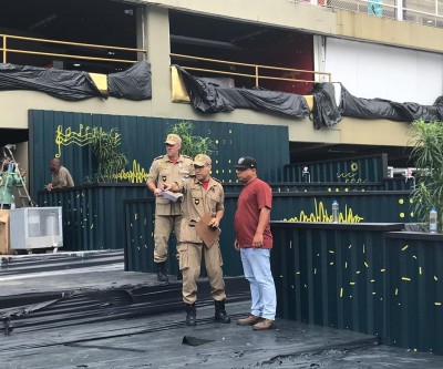 Bombeiros fazem vistoria emergencial no Sambódromo do Rio
