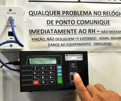 Governo pretende economizar  R$ 20 milhões com jornada de 8h