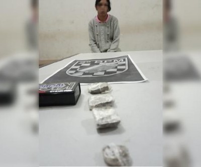 Mulher é presa por tráfico de drogas no Parque São Carlos