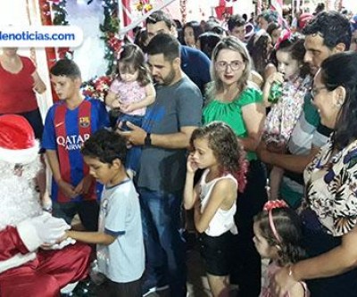 Multidão acompanha chegada do Papai Noel em Ilha Solteira 