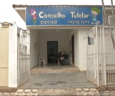 Pai de 13 filhos, pedreiro é acusado de abusar da filha de 14 anos 