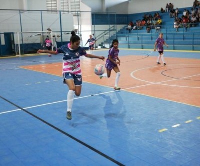 Secretaria de Esporte abre inscrições para escolinha de futsal feminino
