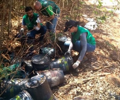Meio Ambiente multa empresa por descarte de graxa em via pública