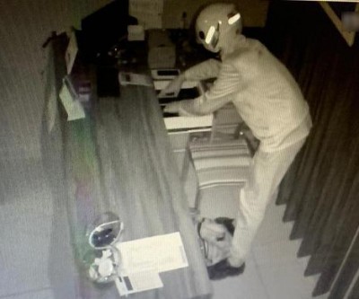 Ladrões furtam R$ 8 mil em joias e semijoias de loja em Três Lagoas