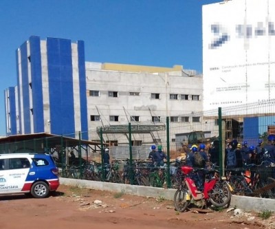 Construtora não oferece meios de proteção contra o coronavírus e tem serviços suspensos no Hospital Regional 