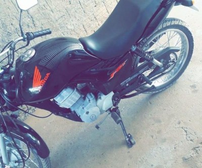 Mesmo com quarentena ou toque de recolher, ladrão continua na rua e furta moto no São Carlos 