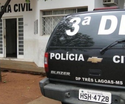 Ex-presidiário apontado por estar vendendo drogas no bar da mãe nega crime e é liberado 