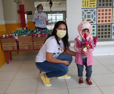 Alunos do CEI Novo Oeste recebem ovos de Páscoa