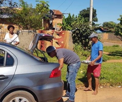 Ação Solidária: Amigos servem marmitas para famílias carentes em Três Lagoas