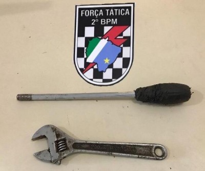 Populares amarram autor de furto no bairro JK, em Três Lagoas