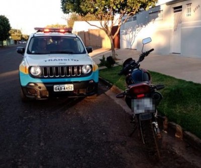 Moto furtada na madrugada é encontrada perto da rodoviária de Três Lagoas 