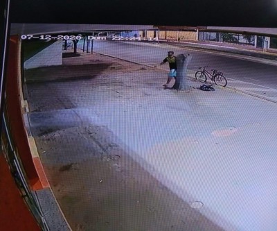 Polícia procura por homem que furtou bolsa com R$ 1,8 mil
