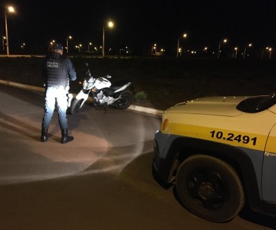 Moto furtada no início da semana é encontrada abandonada no bairro Nova Três Lagoas 