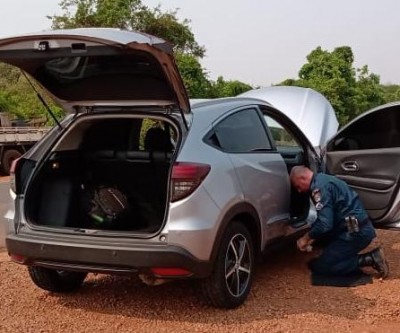 Dupla que estava em carro de luxo receberia R$ 1,1mil para levar veículo até Dourados-MS