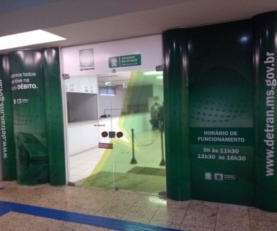 Com a implantação de totens, cliente do Detran poderá fazer seu próprio pagamento com cartão de débito 