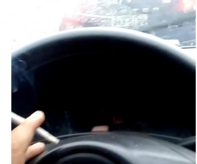 Homem preso após fumar maconha atrás de viatura da PM diz: 
