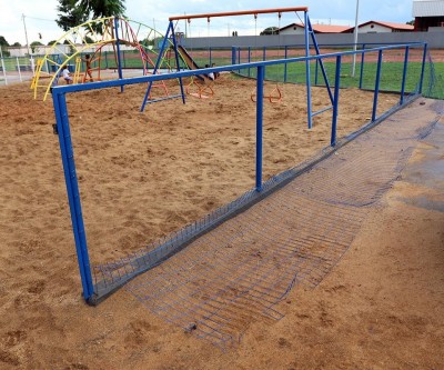 Prefeitura investiga vandalismo no Parquinho da Praça do Novo Oeste