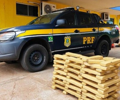 PRF apreende 57 Kg de maconha em Água Clara