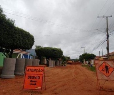 Após serviços de drenagem, ruas de Três Lagoas receberão pavimentação asfáltica 