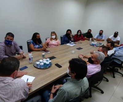 Reunião entre políticos tratou de assuntos pertinentes a harmonia entre os poderes Executivo e Legislativo