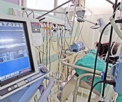 Fila de pacientes com covid à espera de UTI cai 