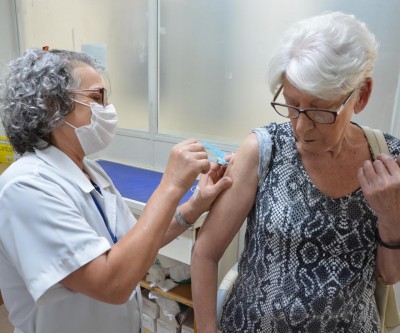 Em Mato Grosso do Sul, 3ª dose começa na sexta, diz secretário