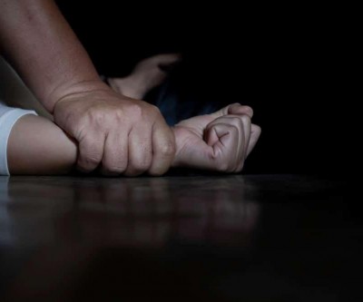 Enquanto mãe trabalhava, avô estuprava menina de 4 anos em MS