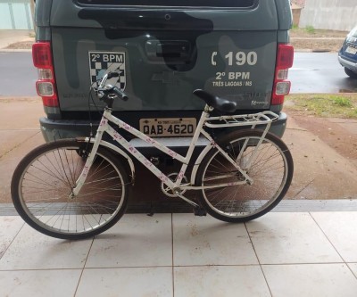 PM apreende drogas e recupera bicicleta que foi furtada no Santos Dumont 
