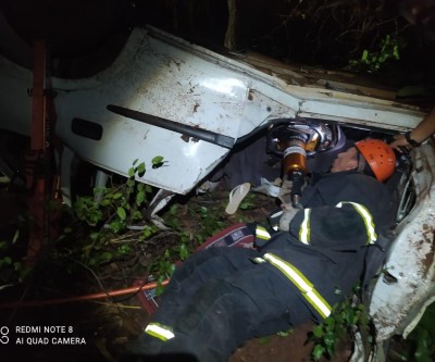 Duas pessoas morrem e um fica ferido em grave acidente na BR-262