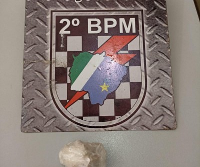 Polícia Militar apreende indivíduo portando drogas