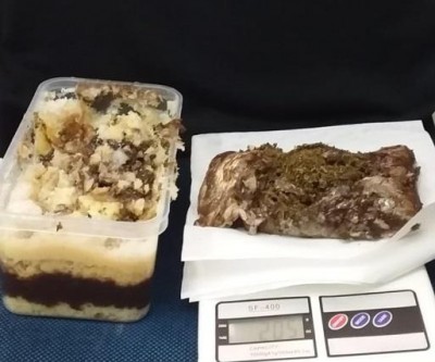 Maconha é encontrada escondida entre doces e panquecas; duas mulheres foram presas 