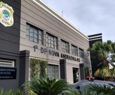 Padrasto ameaça matar enteado com machado em Nova Andradina