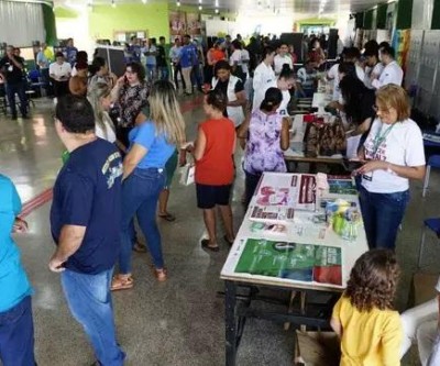 Em mutirão, idosa madruga para tirar nome do ex da identidade 
