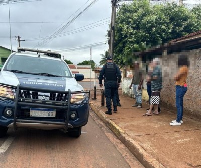 Mulher é presa pela PM após agredir idoso e atual companheiro 