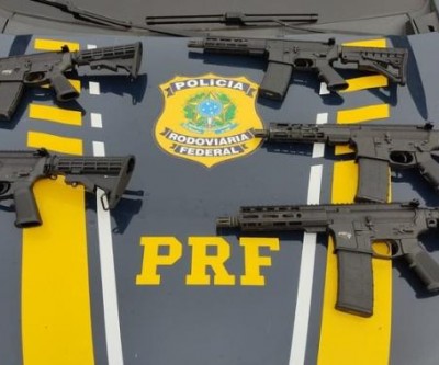 PRF apreende cinco fuzis e 46 Kg de cocaína na BR-262