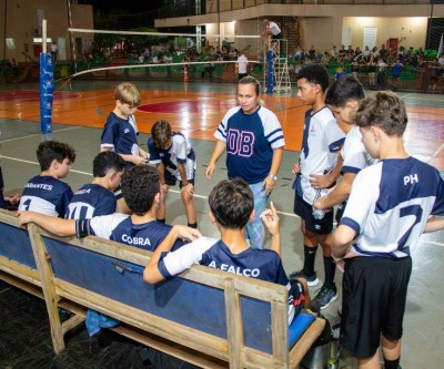 Escola Anglo é campeã do vôlei masculino do JETs Sub-14