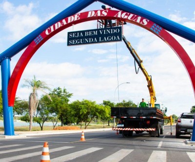 Segunda Lagoa ganha portal artesanal na Avenida dos Oleiros