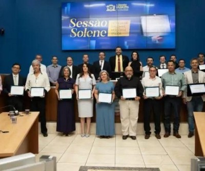 Câmara Municipal de Três Lagoas inicia semana com homenagens