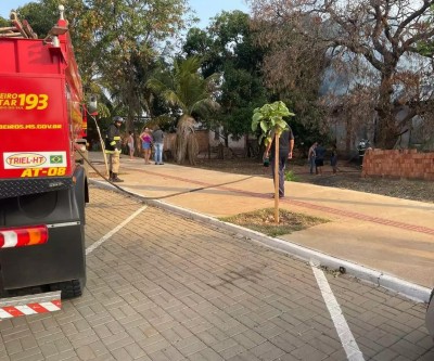 Moradora que perdeu tudo em incêndio pede ajuda para recomeçar a vida 